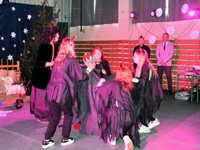 Świąteczna magia Jasełek i Wigilii w Specjalnym Ośrodku Szkolno-Wychowawczym w Sławnie