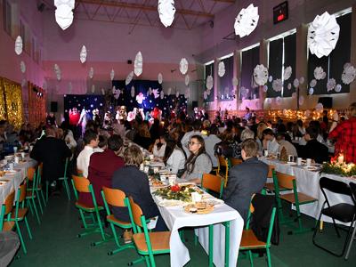 Świąteczna magia Jasełek i Wigilii w Specjalnym Ośrodku Szkolno-Wychowawczym w Sławnie