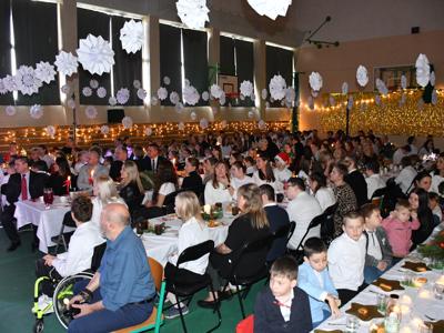 Świąteczna magia Jasełek i Wigilii w Specjalnym Ośrodku Szkolno-Wychowawczym w Sławnie