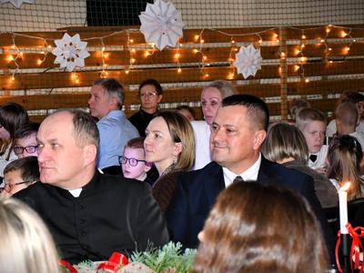 Świąteczna magia Jasełek i Wigilii w Specjalnym Ośrodku Szkolno-Wychowawczym w Sławnie