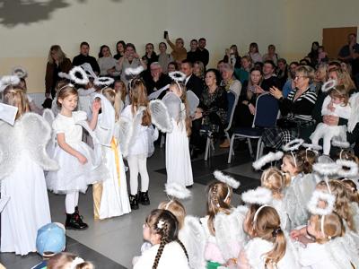 „Małe serca, wielka radość – jasełkowa opowieść z Gwiazdowa” 