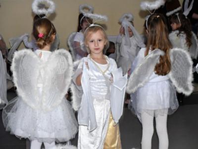 „Małe serca, wielka radość – jasełkowa opowieść z Gwiazdowa” 