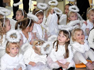 „Małe serca, wielka radość – jasełkowa opowieść z Gwiazdowa” 