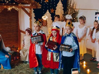 Najpiękniejsze wartości Świąt przypomniane przez dzieci – jasełka w Sławsku