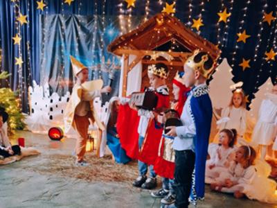 Najpiękniejsze wartości Świąt przypomniane przez dzieci – jasełka w Sławsku