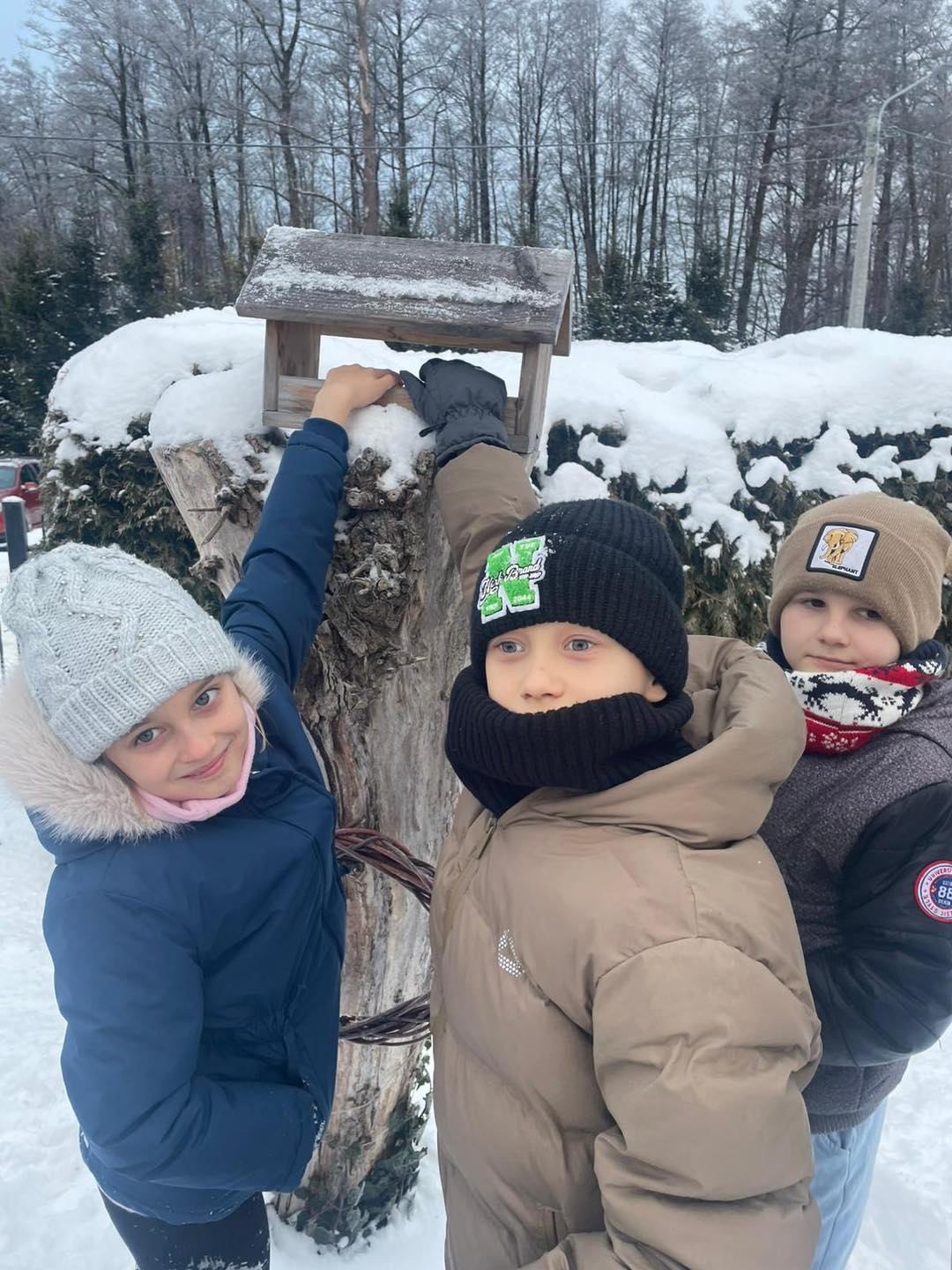 Zimowa pomoc dla ptaków – piękna inicjatywa uczniów SP we Wrześnicy 