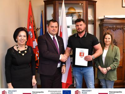 Podpisano umowę na budowę kanalizacji i rozbudowę wodociągów w Pomiłowie i Sławsku