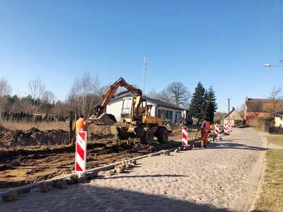 Warszkówko - parking i chodnik przy świetlicy wiejskiej