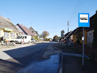 Prace budowlane przy wodociągu i kanalizacji w Sławsku