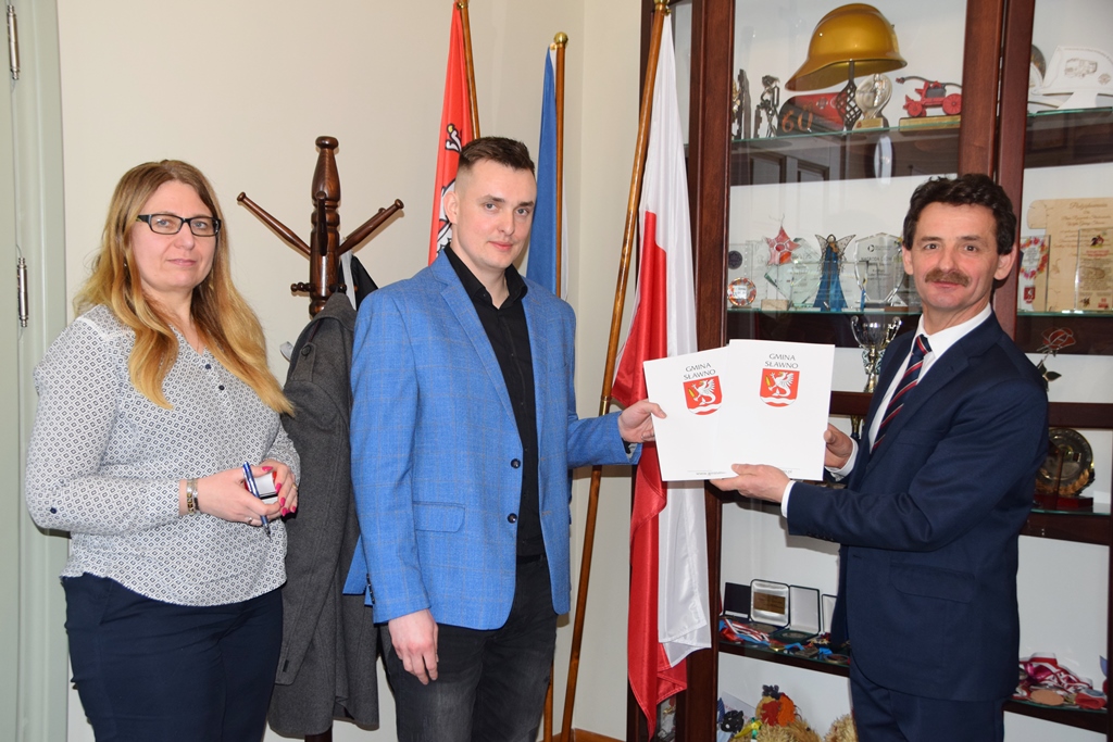 Podpisanie umowy z wykonawcą - firmą Romado-Brzeziński Sp. z o. o.