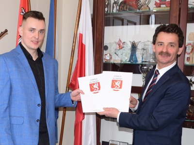 Podpisanie umowy z wykonawcą - firmą Romado-Brzeziński Sp. z o. o.