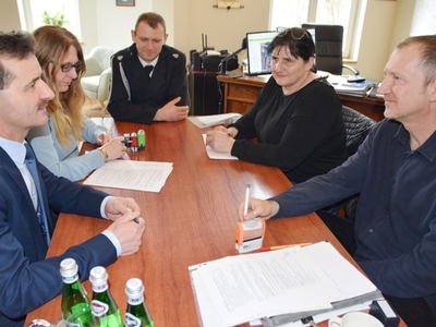 Podpisanie umowy na wykonanie dokumentacji remizo-świetlicy w Gwiazdowie