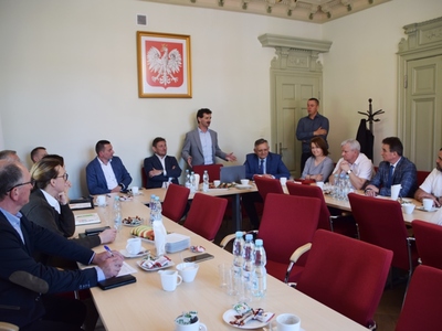 Uczestnicy spotkania dot. II etapu budowy sieci tras rowerowych woj. zachodniopomorskiego