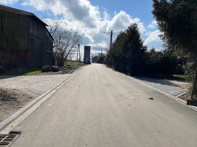 Droga do cmentarza we Wrześnicy