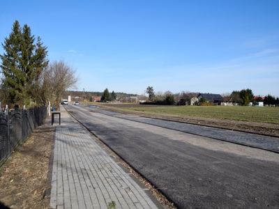 Droga do cmentarza we Wrześnicy