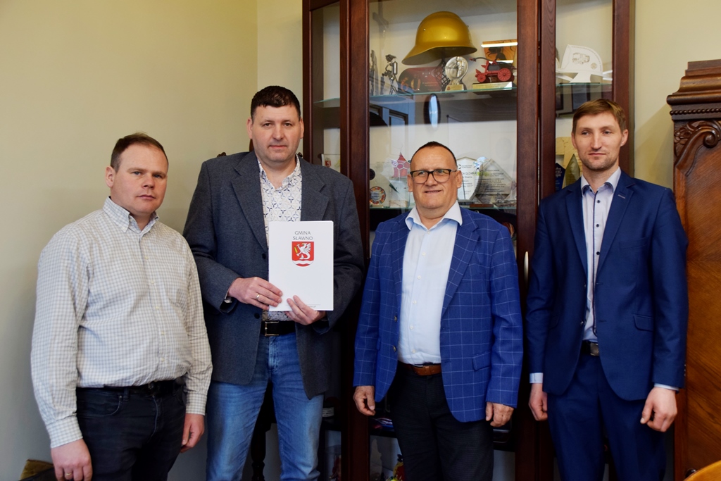 Podpisanie umowy z Wykonawcą - budowa stacji uzdatniania wody wraz z ujęciem wody w Sławsku