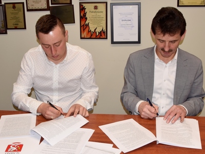 Podpisanie umowy na przebudowę dróg gminnych w Janiewicach