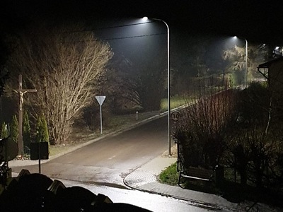 Oświetlenie uliczne wzdłuż drogi na kolonię we Wrześnicy
