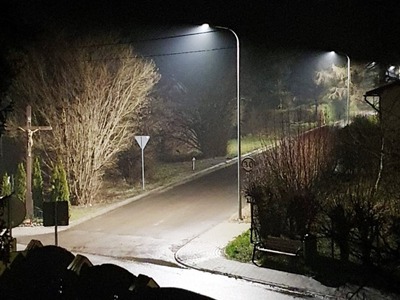 Oświetlenie uliczne wzdłuż drogi na kolonię we Wrześnicy