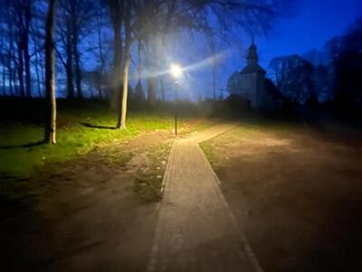 Żukowo - lampy oświetleniowe na cmentarzu i terenach przykościelnych