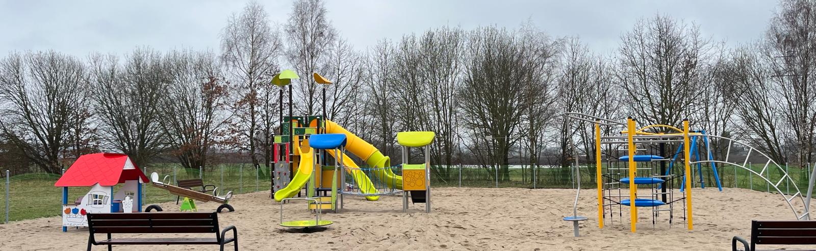 Podobne place zabaw jak ten w Bobrowiczkach powstaną w Kwasowie i w Rzyszczewie