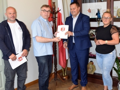 Podpisanie umów na dotację remontu kościoła w Rzyszczewie oraz wykonanie prac 