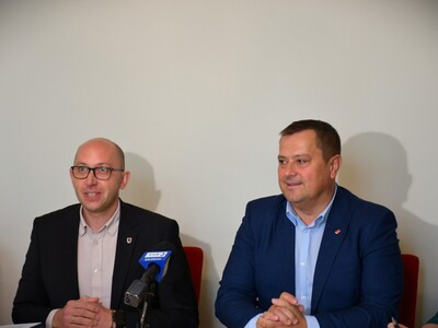 Uroczyste podpisanie umów na nowe samochody pożarnicze z wyposażeniem