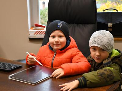 Wyjątkowa wizyta przedszkolaków w Urzędzie Gminy Sławno
