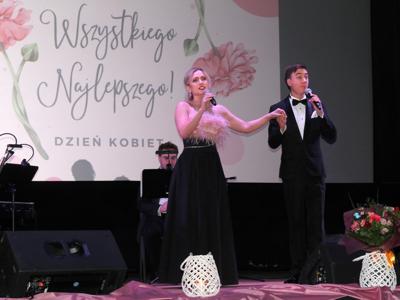 Paulina Glinka i Piotr Pastuszka w MOK z okazji Dnia Kobiet