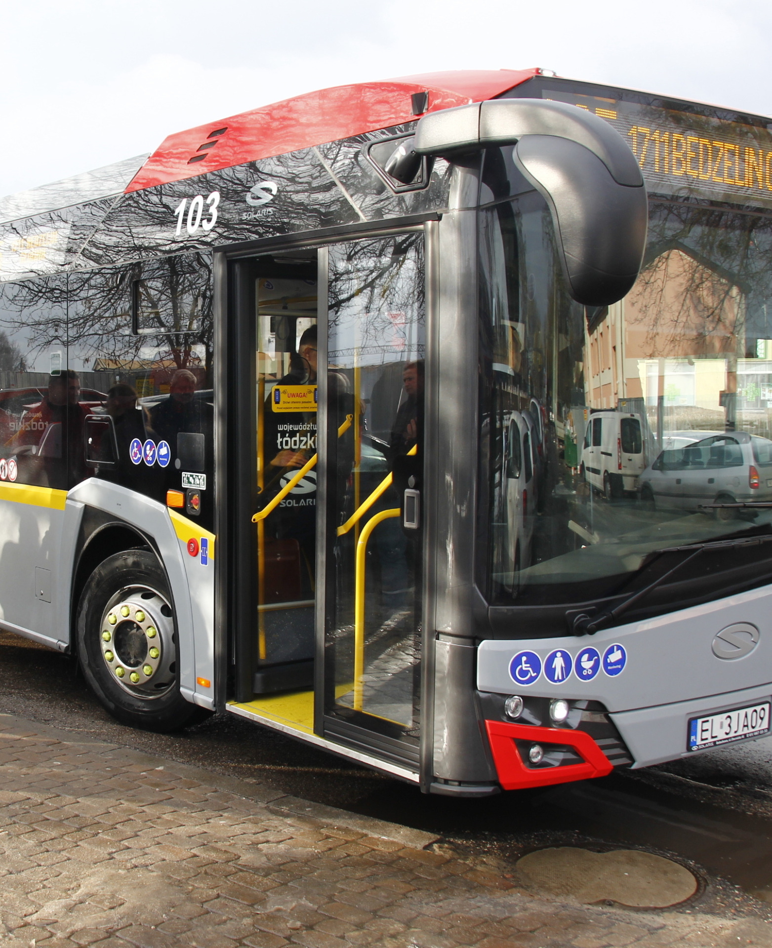 zdjęcie autobusu