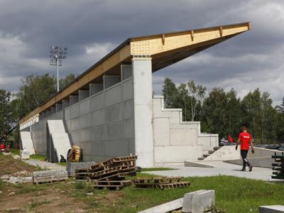 Stadion przyozdabia się w barwy KKS Koluszki
