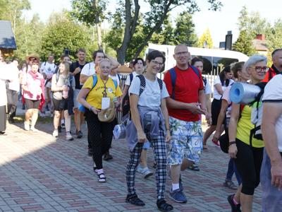 Pątnicy ruszyli z Koluszek