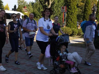 Pątnicy ruszyli z Koluszek