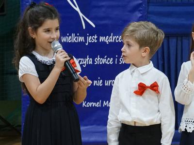 Ślubowanie pierwszaków w Długiem 