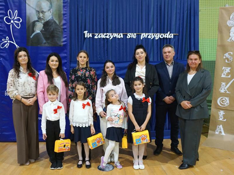 .Ślubowanie pierwszaków w Długiem