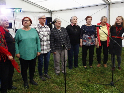 występ wokalny seniorów