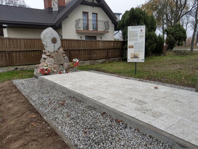 Zdjęcie przedstawia pomnik Tadeusza Kościuszki.