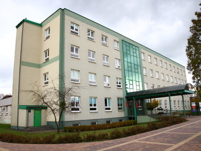 Widok budynku Urzędu Miejskiego w Koluszkach