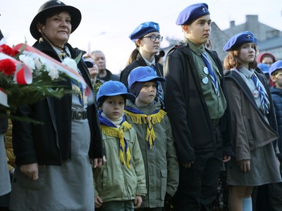 Harcerze uczestniczący w obchodach 11 listopada