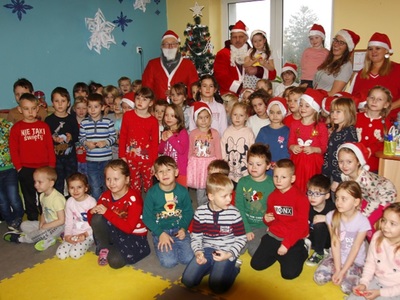 wizyta Mikołaja w placówce oświatowej w Koluszkach