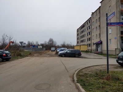 widok ulicy i bloków przy ul .Andersa w Koluszkach