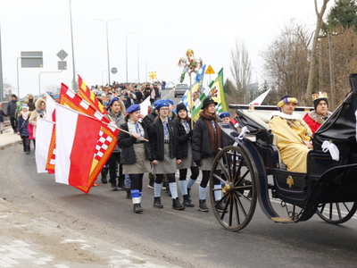 widok podczas przemarszu ulicami