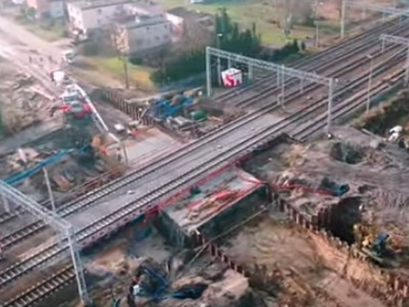 widok w trakcie budowy tunelu w Gałkówku
