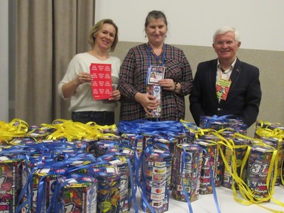 organizatorzy oraz wolontariusze WOSP w Koluszkach