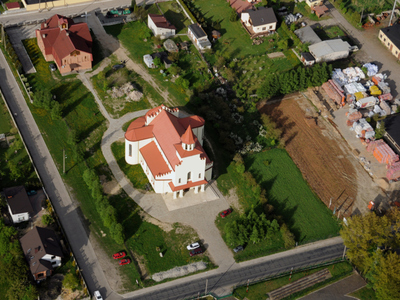 widok kościoła z lotu ptaka