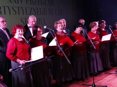 seniorzy na scenie