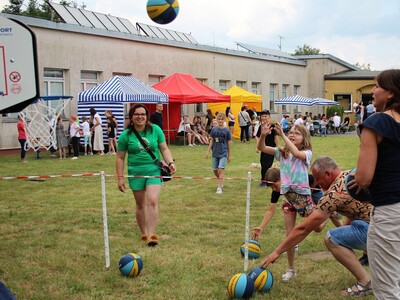 dzieci podczas pikniku