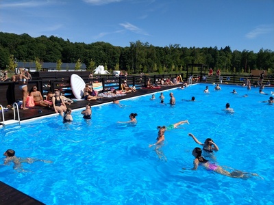 widok basenu w Lisowiach