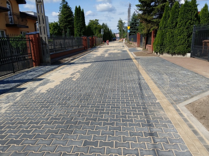 ulica przy rynku- nowa nawierzchnia