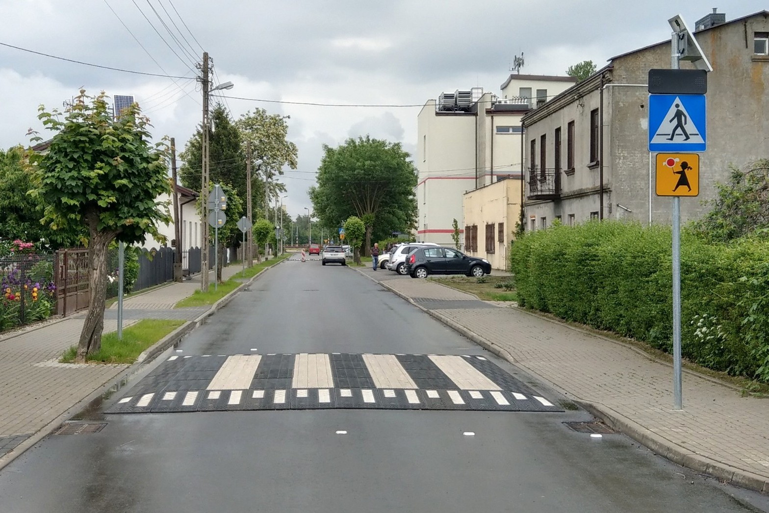 próg zwalniający na ul. Mickiewicza w Koluszkach